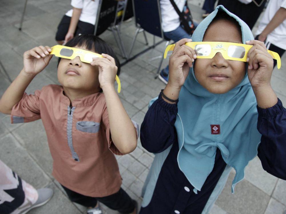 Éclipse hybride de soleil : les plus beaux clichés